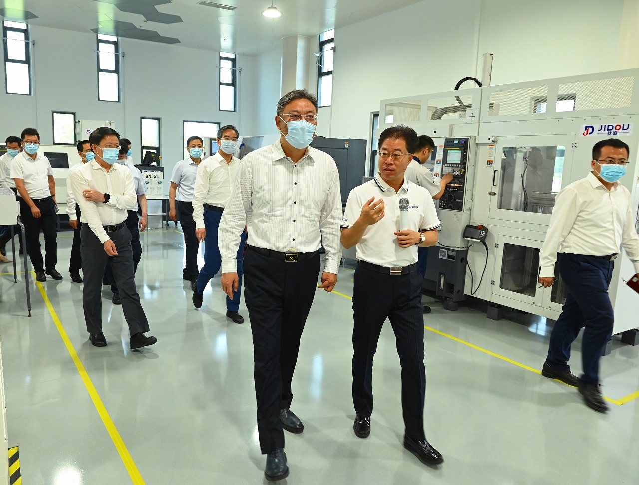 商務(wù)部黨組書記、部長(zhǎng)王文濤視察西鐵城新景高端裝備智能制造產(chǎn)業(yè)園